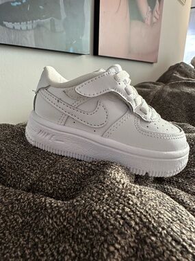 Easy On Nike Air Force Baby/ Toddler boy size 4c